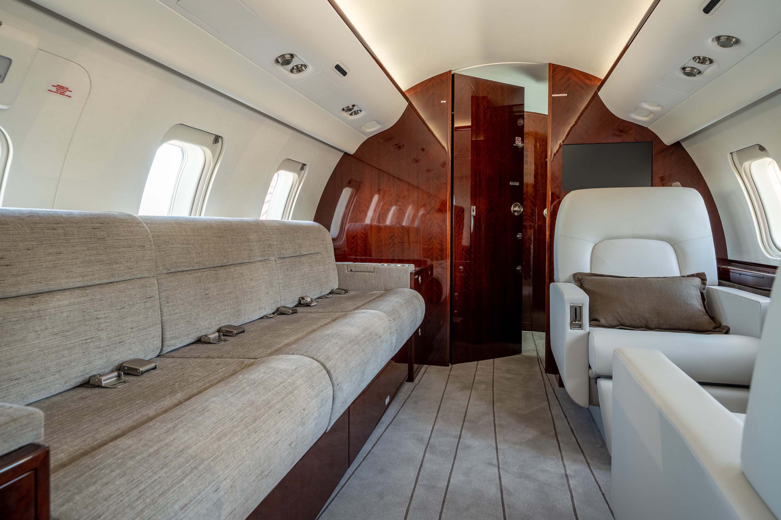 CHALLENGER 605 private interior sofa and chairs
